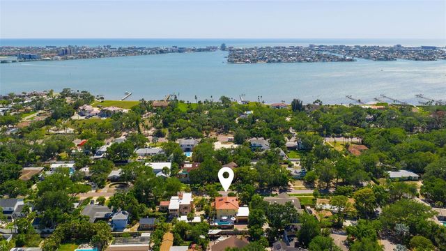 1101 JUNGLE AVENUE N, St Petersburg, FL 33710