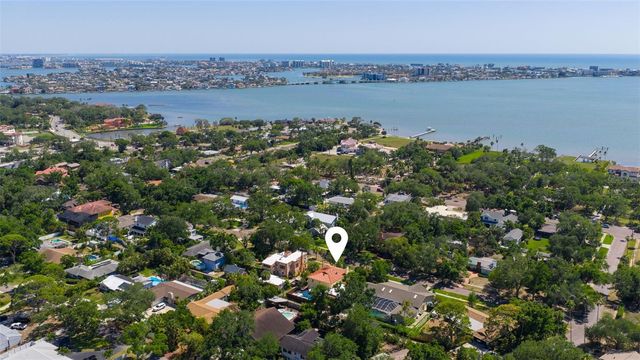 1101 JUNGLE AVENUE N, St Petersburg, FL 33710