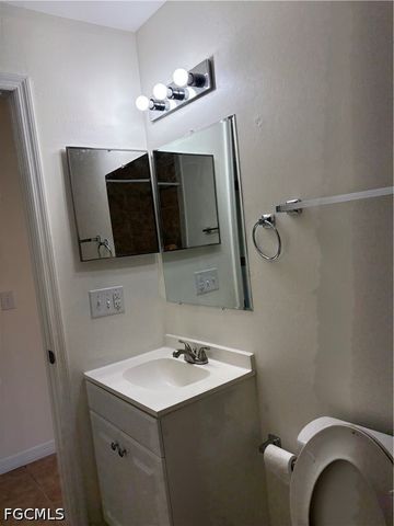 1117 SW 8th PL, Cape Coral, FL 33991