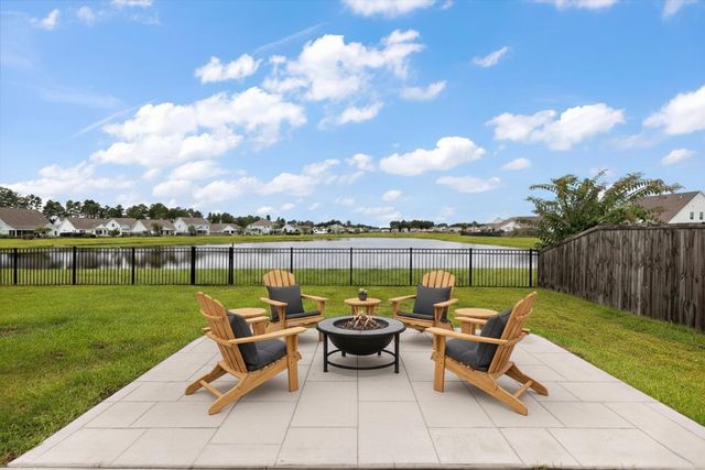 656 Yellow Leaf Lane, Summerville, SC 29486