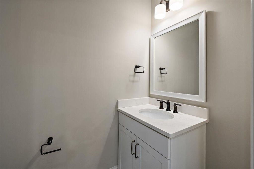 Image 14 of property listing at 656 Yellow Leaf Lane, Summerville, SC 29486