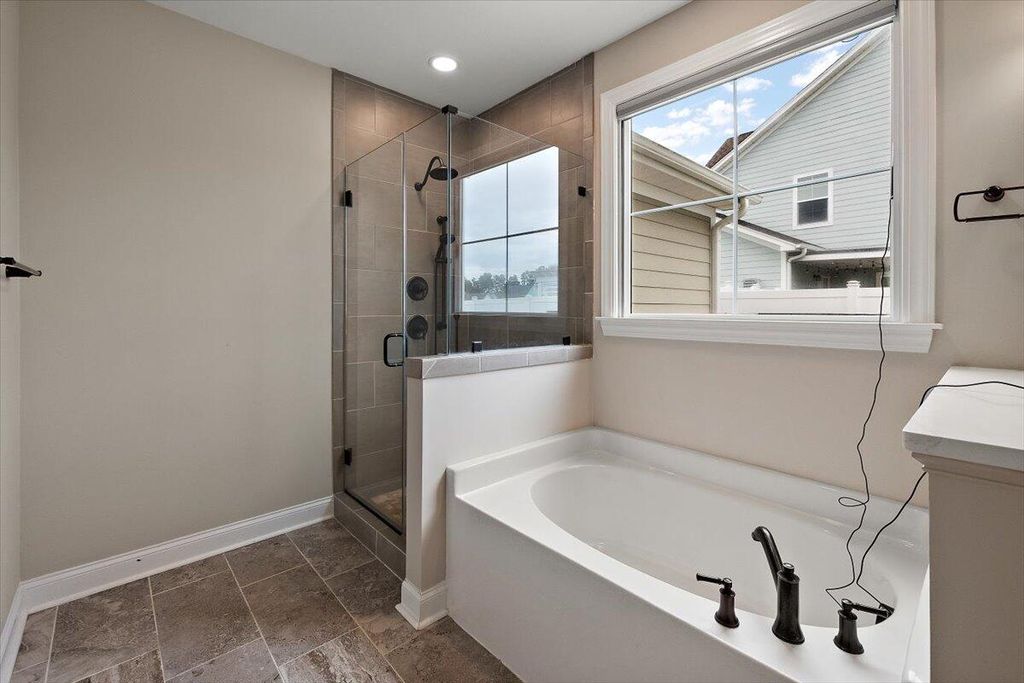 Image 19 of property listing at 656 Yellow Leaf Lane, Summerville, SC 29486