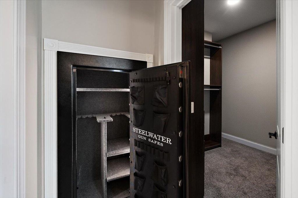 Image 20 of property listing at 656 Yellow Leaf Lane, Summerville, SC 29486