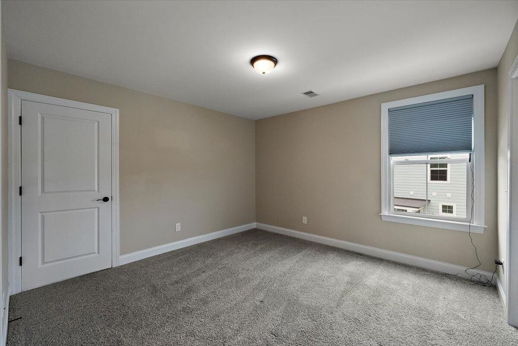 Image 25 of property listing at 656 Yellow Leaf Lane, Summerville, SC 29486