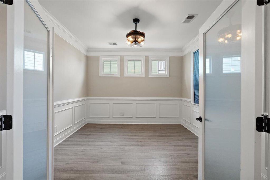 Image 7 of property listing at 656 Yellow Leaf Lane, Summerville, SC 29486