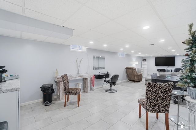 5902 N Lafayette Street, Dearborn Heights, MI 48127