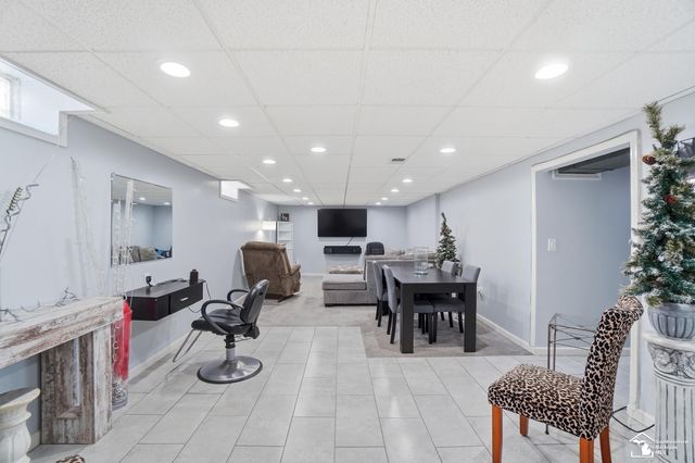 5902 N Lafayette Street, Dearborn Heights, MI 48127
