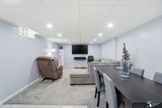 5902 N Lafayette Street, Dearborn Heights, MI 48127