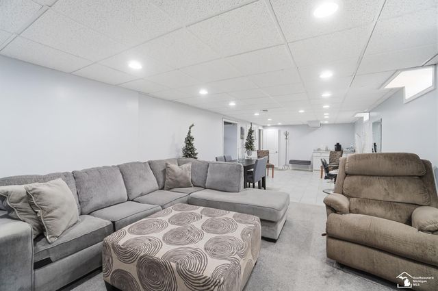 5902 N Lafayette Street, Dearborn Heights, MI 48127