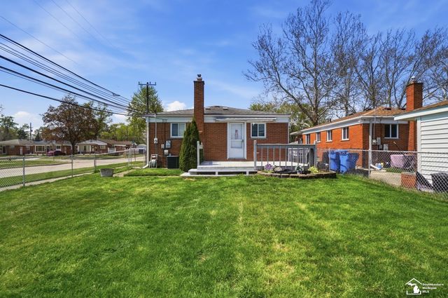 5902 N Lafayette Street, Dearborn Heights, MI 48127
