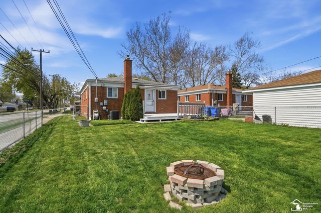 5902 N Lafayette Street, Dearborn Heights, MI 48127