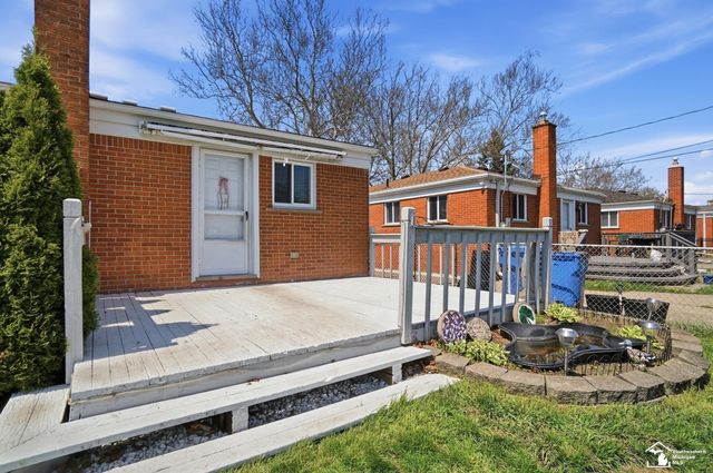 5902 N Lafayette Street, Dearborn Heights, MI 48127