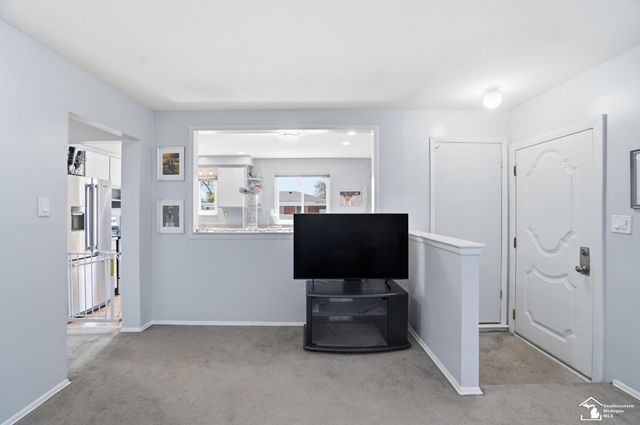 5902 N Lafayette Street, Dearborn Heights, MI 48127