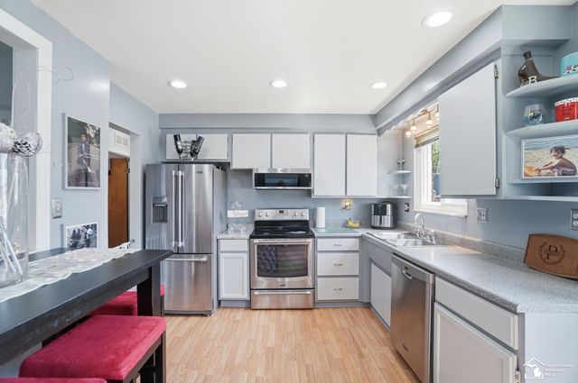 5902 N Lafayette Street, Dearborn Heights, MI 48127