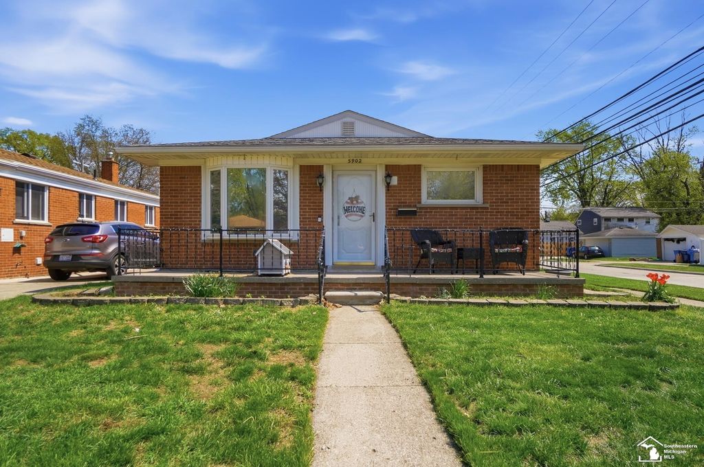 5902 N Lafayette Street, Dearborn Heights, MI 48127