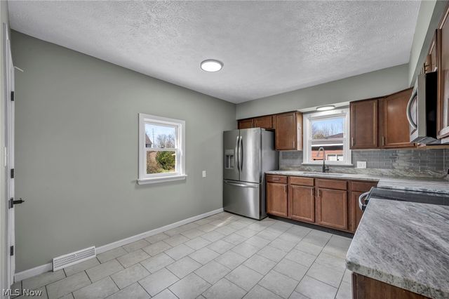 800 Independence Avenue, Akron, OH 44310