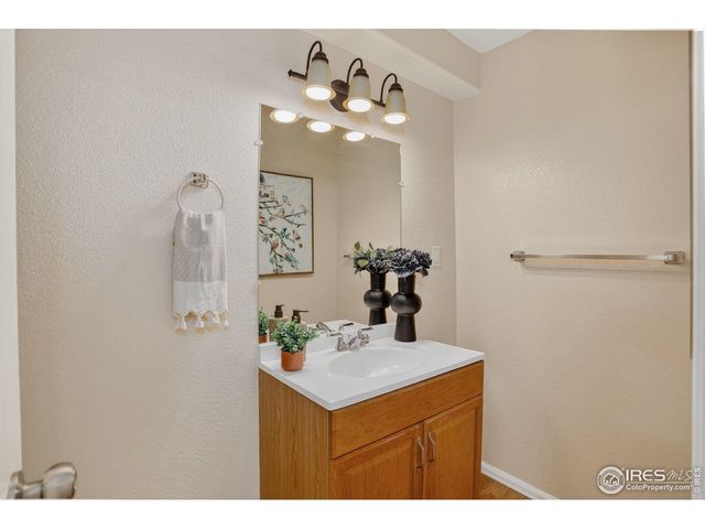 5605 Mount Sanitas Ave, Longmont, CO 80503