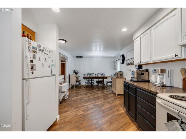 1202 N 1ST Ave, Rockaway Beach, OR 97136