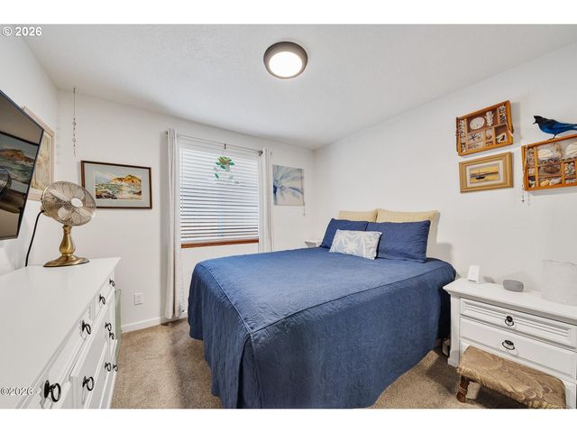 1202 N 1ST Ave, Rockaway Beach, OR 97136