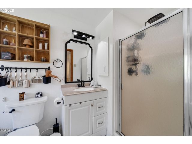 1202 N 1ST Ave, Rockaway Beach, OR 97136