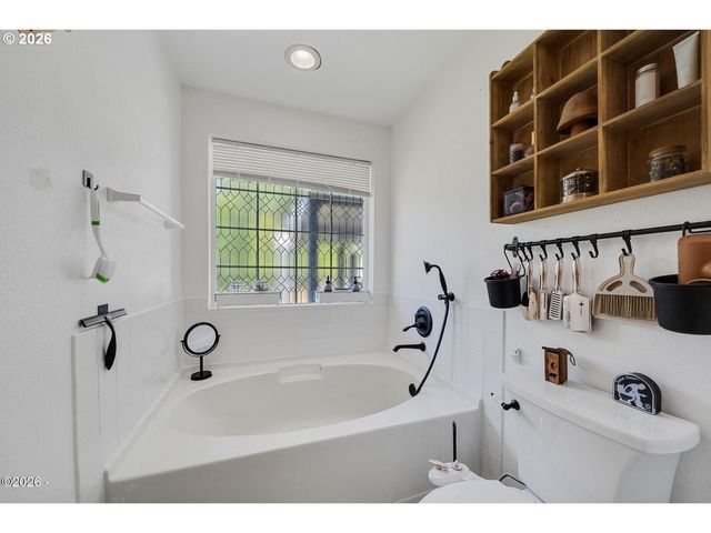 1202 N 1ST Ave, Rockaway Beach, OR 97136