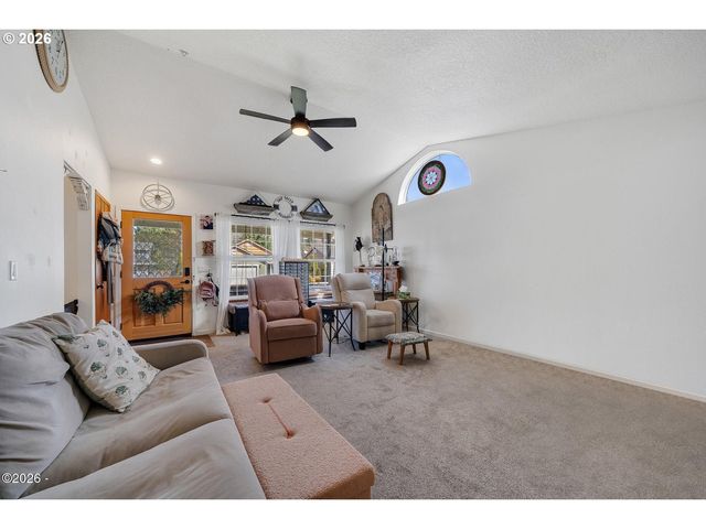 1202 N 1ST Ave, Rockaway Beach, OR 97136