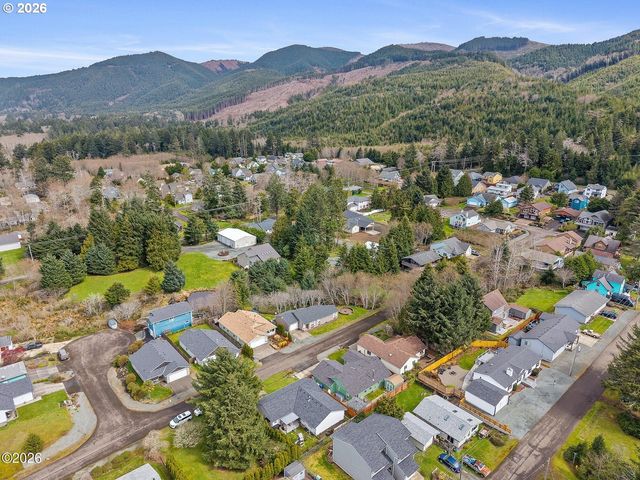 1202 N 1ST Ave, Rockaway Beach, OR 97136