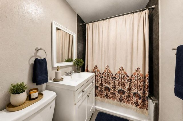1401 Collier Street A, Houston, TX 77023