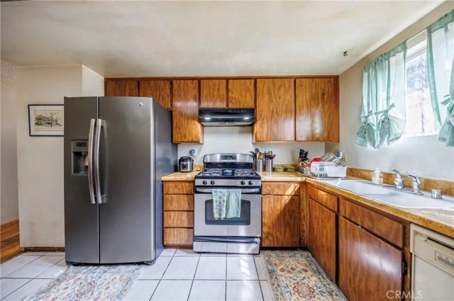 11332 Strathern, Sun Valley, CA 91352