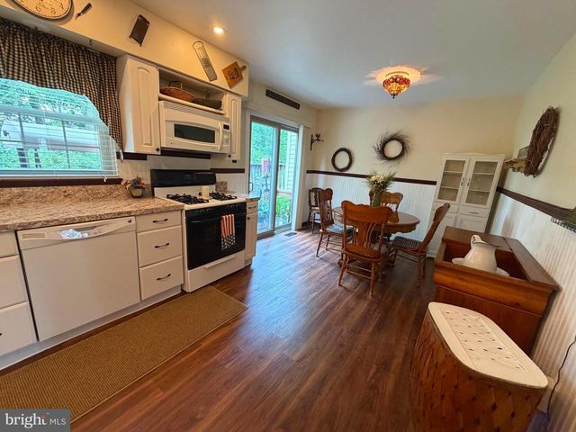 1051 BRAMBLEWOOD CT, Pottstown, PA 19464