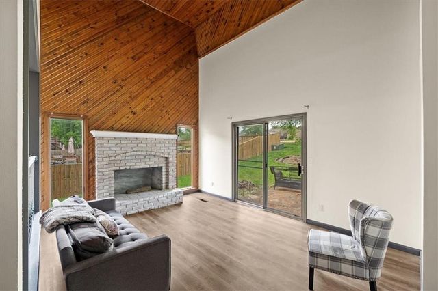 14609 Laquinta Drive, Grandview, MO 64030