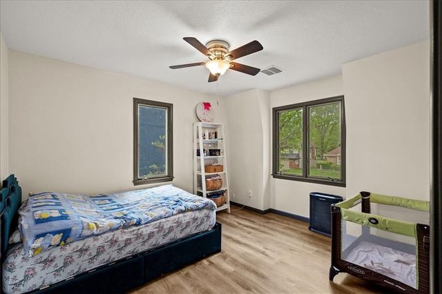 14609 Laquinta Drive, Grandview, MO 64030