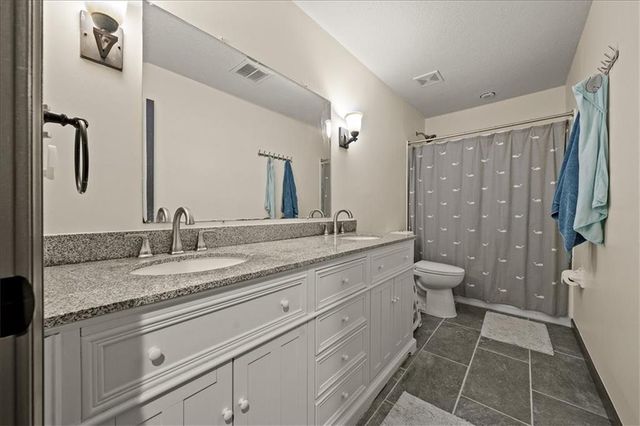 14609 Laquinta Drive, Grandview, MO 64030