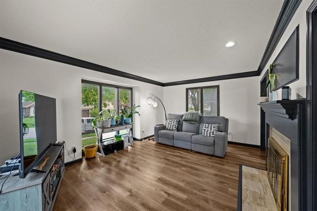 14609 Laquinta Drive, Grandview, MO 64030