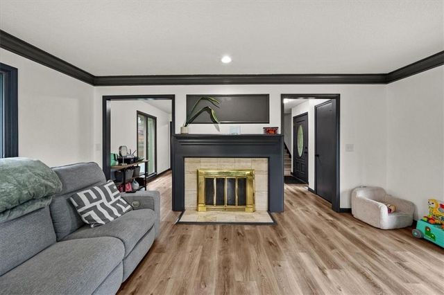 14609 Laquinta Drive, Grandview, MO 64030