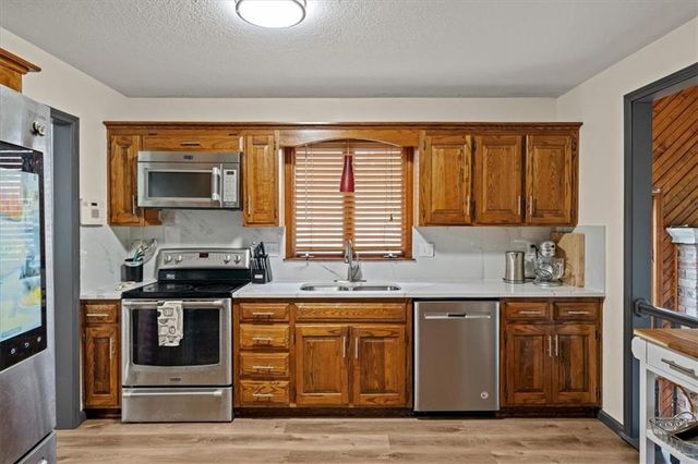 14609 Laquinta Drive, Grandview, MO 64030