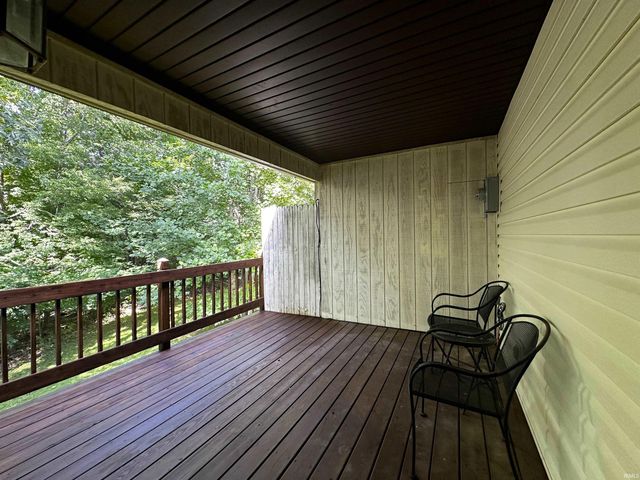 1101 N Forest View Drive, Ellettsville, IN 47429