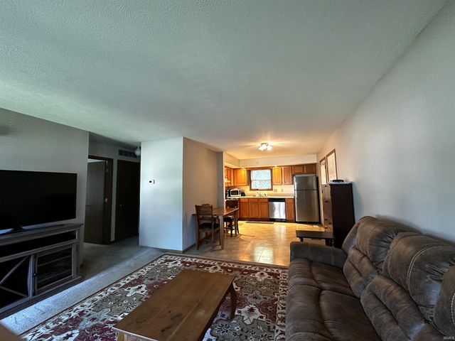 1101 N Forest View Drive, Ellettsville, IN 47429