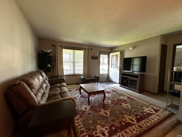 1101 N Forest View Drive, Ellettsville, IN 47429