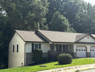 1101 N Forest View Drive, Ellettsville, IN 47429