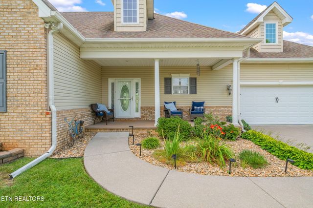 824 Commonwealth Ave, Strawberry Plains, TN 37871