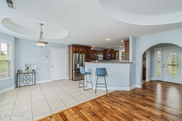 824 Commonwealth Ave, Strawberry Plains, TN 37871