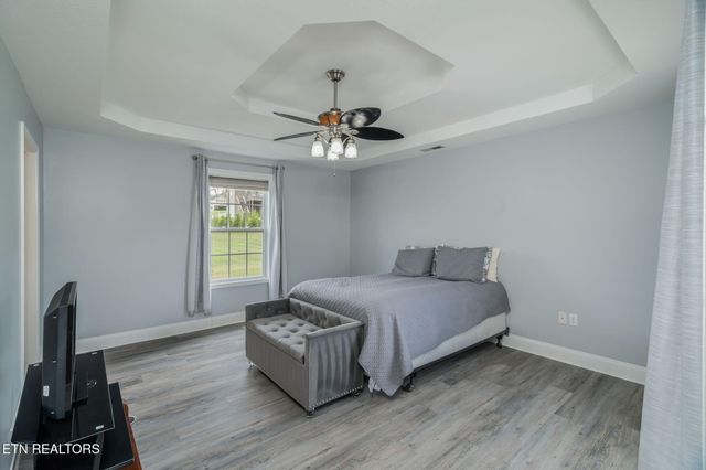 824 Commonwealth Ave, Strawberry Plains, TN 37871
