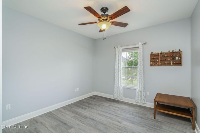 824 Commonwealth Ave, Strawberry Plains, TN 37871