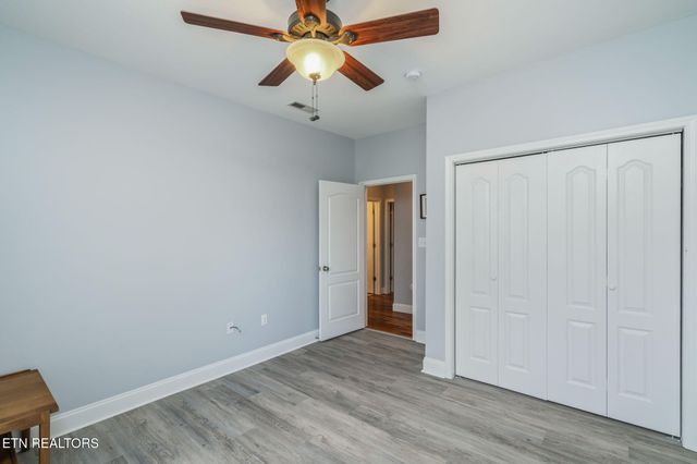824 Commonwealth Ave, Strawberry Plains, TN 37871
