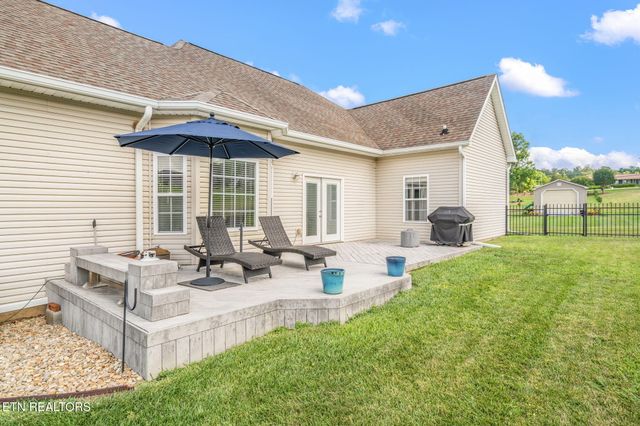 824 Commonwealth Ave, Strawberry Plains, TN 37871