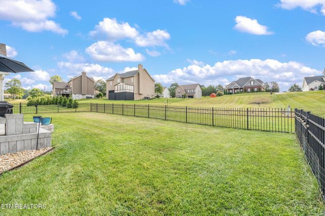 824 Commonwealth Ave, Strawberry Plains, TN 37871