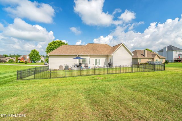 824 Commonwealth Ave, Strawberry Plains, TN 37871
