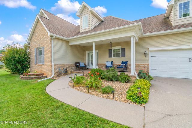 824 Commonwealth Ave, Strawberry Plains, TN 37871