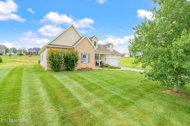 824 Commonwealth Ave, Strawberry Plains, TN 37871
